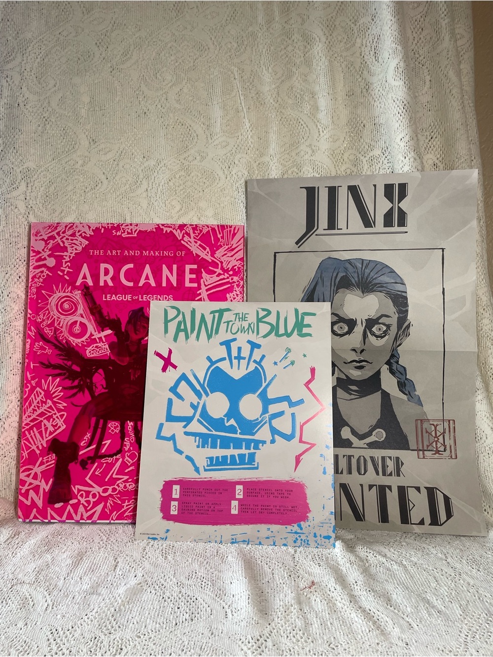 Arcane League of Legends Artbook with poster and stencil included
